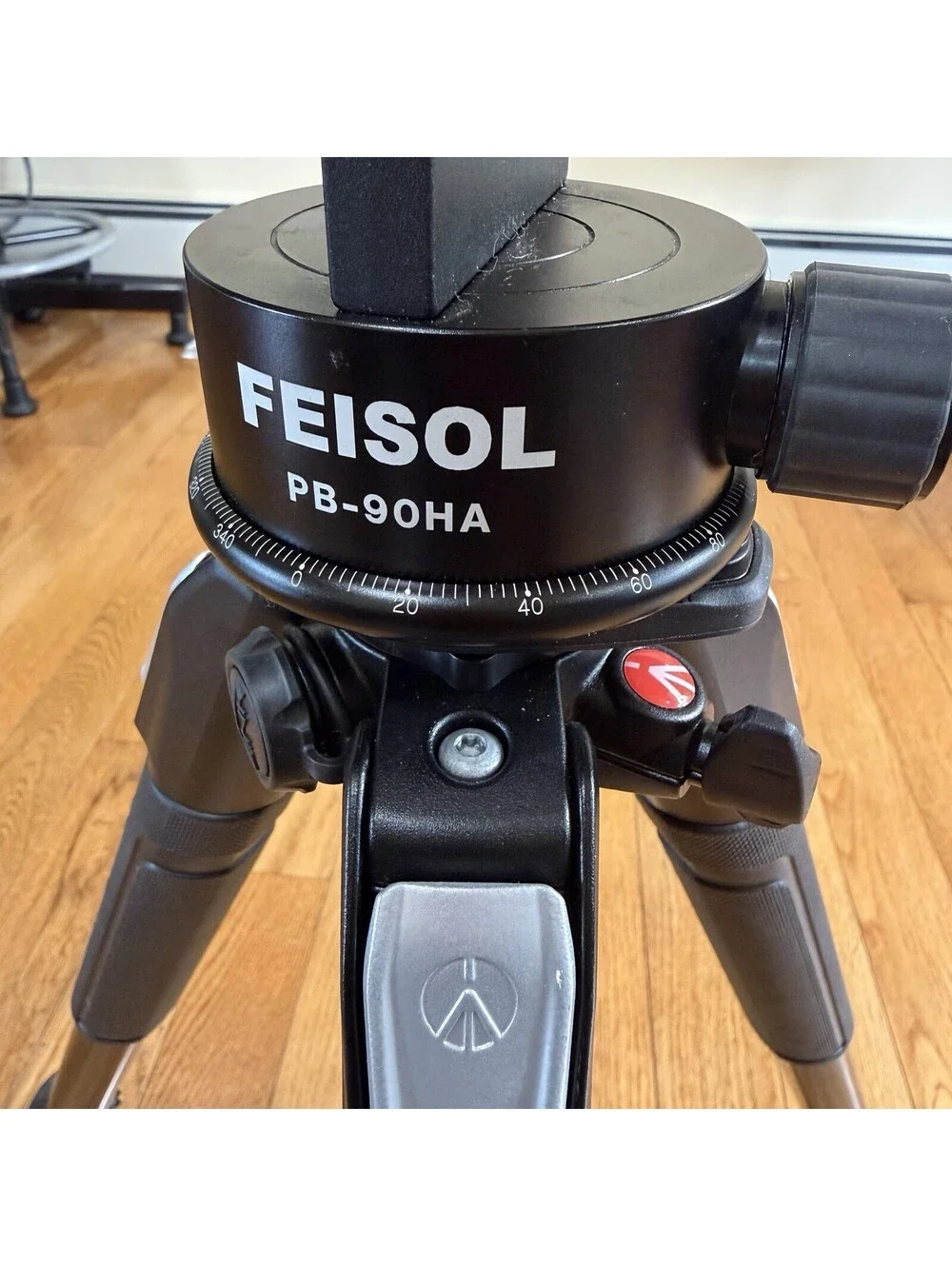 Manfrotto 055 Carbon Fiber Tripod w/ FEISOL PB-90HA Panoramic Head ( PB-90HA)